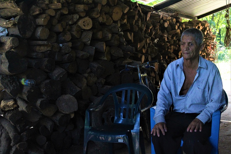 Habitantes del Bajo Lempa en Tecoluca, San Vicente se han visto fuertemente afectadas debido a las Enfermedades Renales Crónicas (ERC) a causa del riego masivo de agrotóxicos en el monocultivo de caña que rodea las comunidades. Debido al COVID-19 campesinos y agricultores en su mayoría, relatan como esta situación se recrudecido por la paralización de la economía incluyendo el transporte y la alimentación. ACAFREMIN/ Karla Rodas